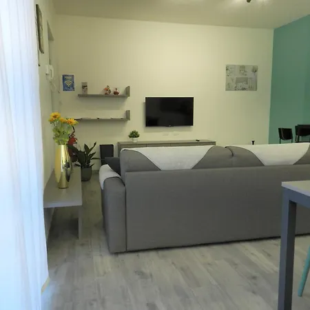 House Adriano Aquarama One Bedroom Appartamento