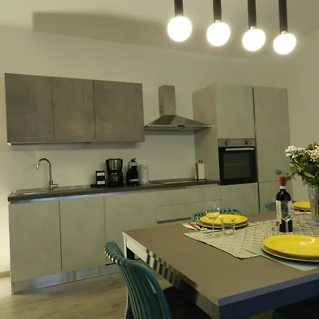 House Adriano Aquarama One Bedroom Appartamento Colico