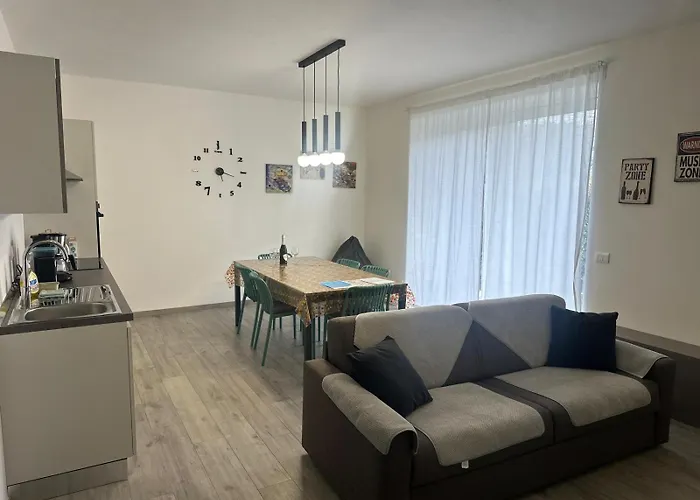 House Adriano Aquarama One Bedroom *