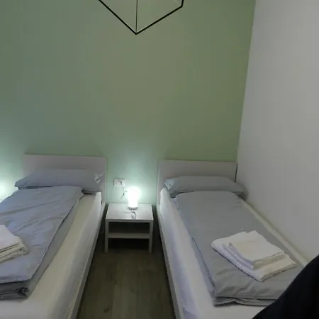 Apartament House Adriano *